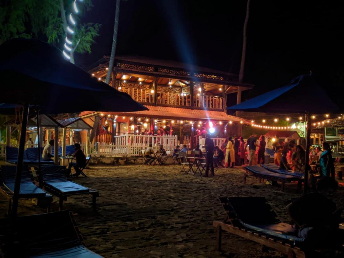 Blue Sand Beach Resort Trincomalee Buitenkant foto